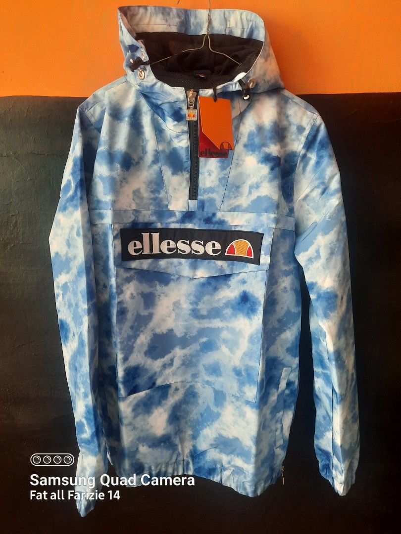 Cagoule ellesse original, Fesyen Pria, Pakaian , Baju Luaran di Carousell