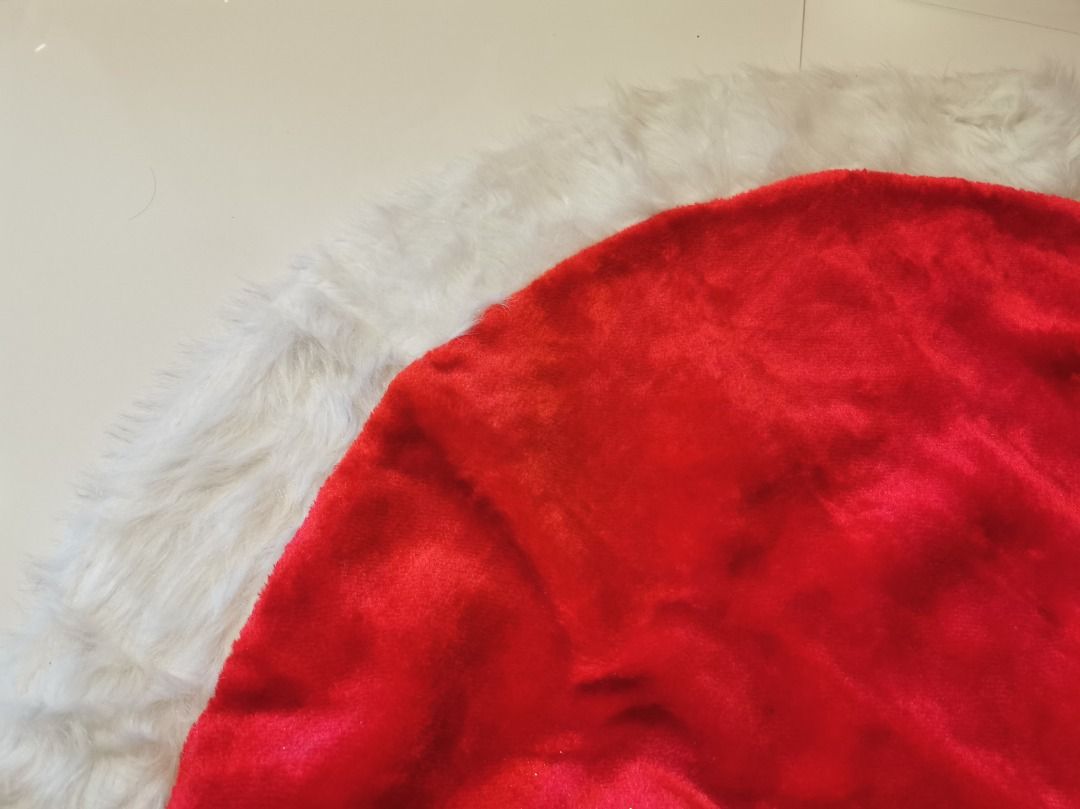 Christmas Tree base cover furry skirting red, Furniture & Home Living
