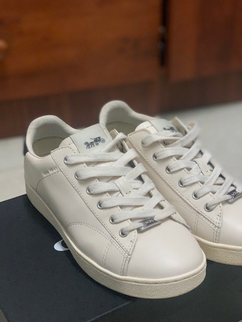 C126 coach shop