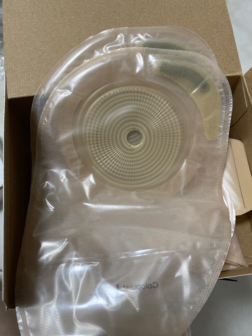 Coloplast ostomy bag Alterna 13860 1275mm, Health & Nutrition, Medical