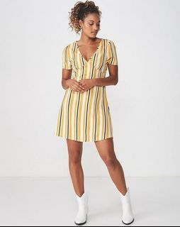(Category: ) located in . Submitted by clotheshual (Listing ID 1195345212, Image 1). Description: .
