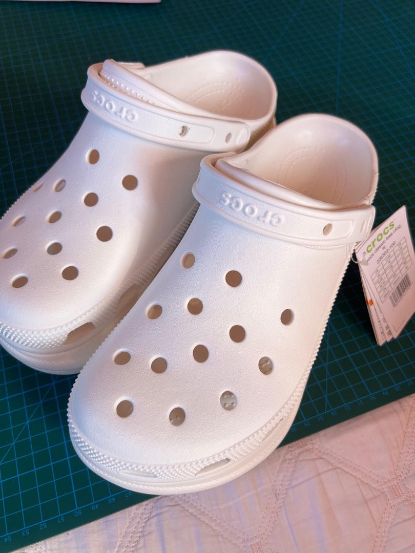 bae crocs size 9