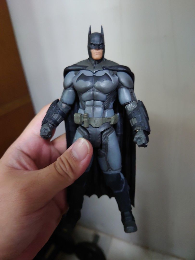 DC DIRECT SALE (Category: Figurines & Statues) located in Quezon City. Submitted by lord_ensis (Listing ID 1195280362, Image 2). Description: Bruce Wayne SOLD Arkham Origins Batman 900 (glued left hand) New 52 Batman (shiny version) 1200 Thomas Wayne Batman (Flashpoint) SOLD Batman Beyond 1200 (elbow joint repaired, I had it professionally done.. I can't even tell which one is repaired) Armored Batman (comes with packaging.. Clamshell good but ca
