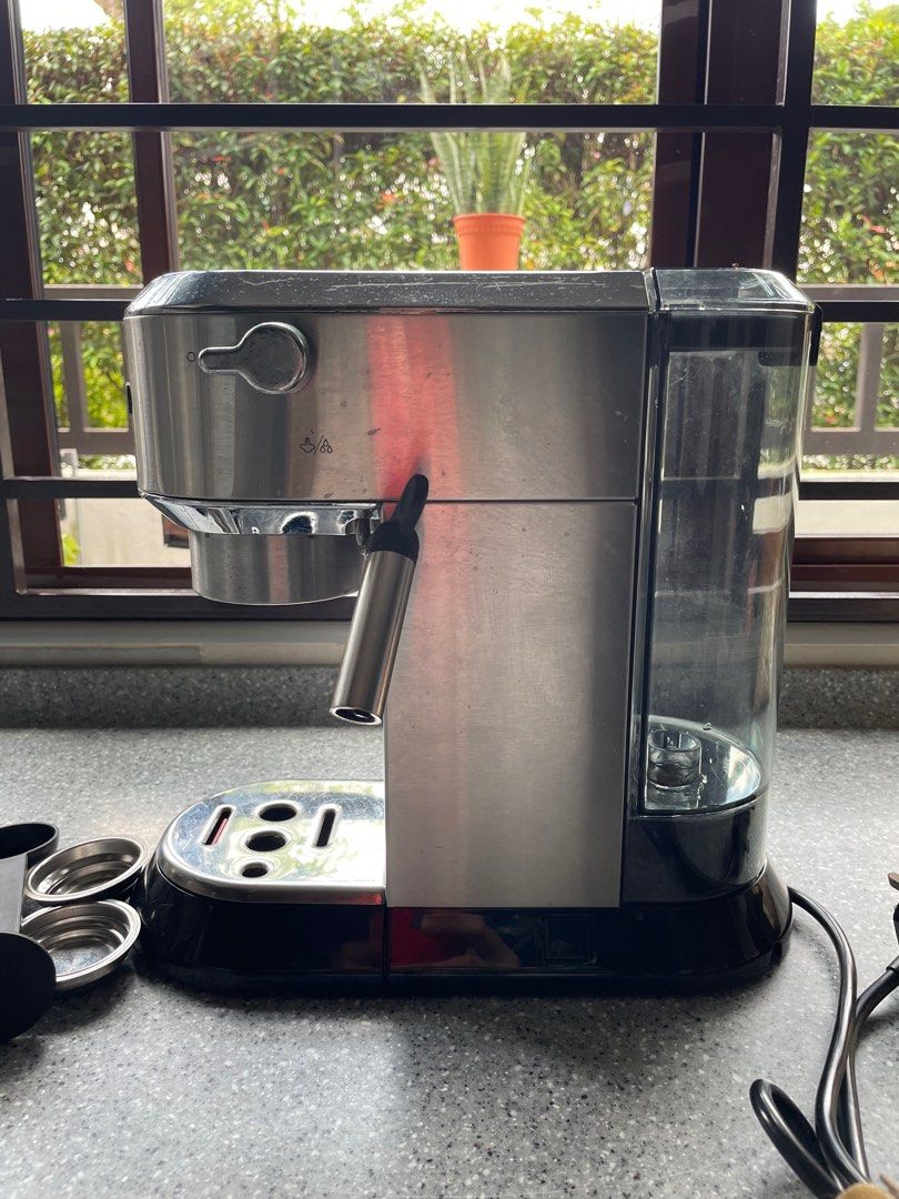 Delonghi EC680.M coffee machine, TV & Home Appliances, Kitchen