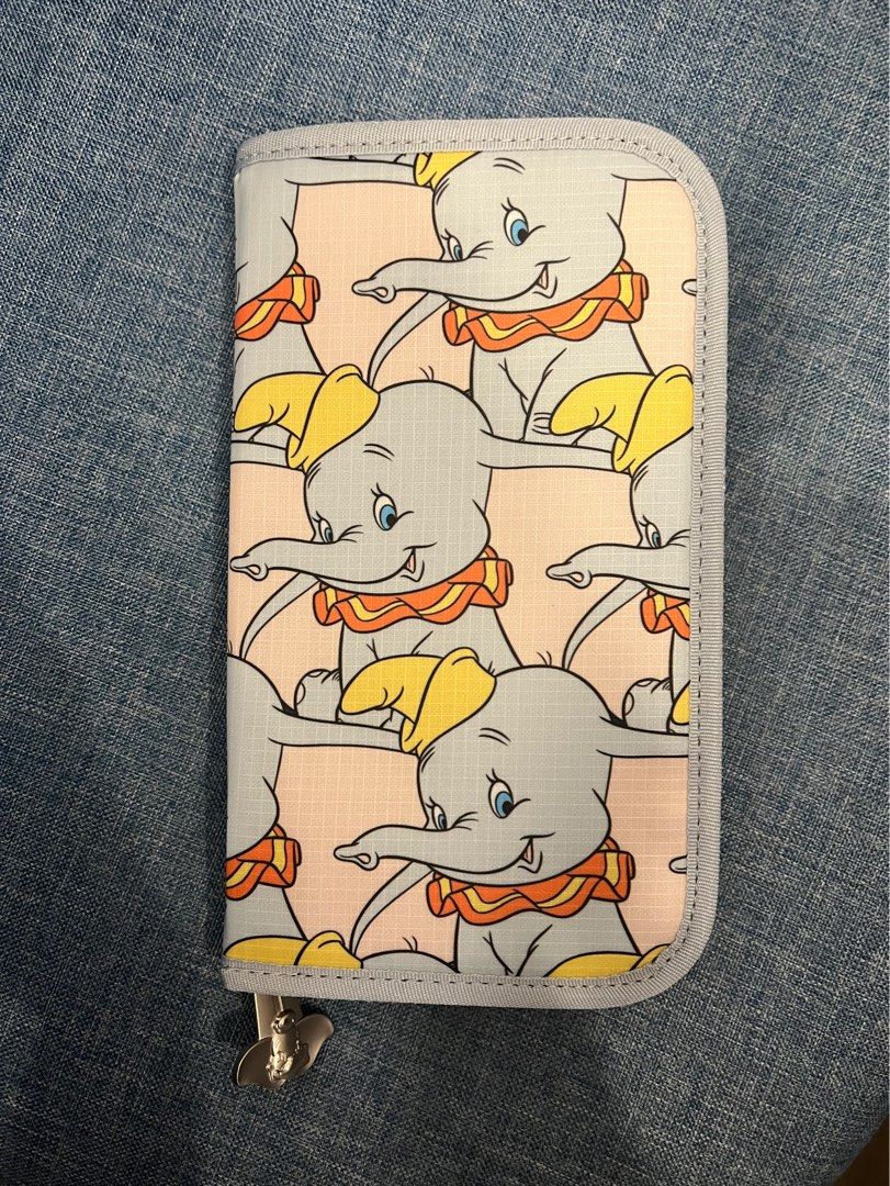 Dumbo passport 2025 holder