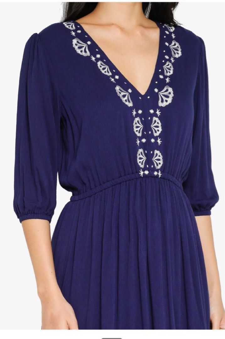 Embroidered Linen Midi Dress (Category: Dresses) located in San Juan City. Submitted by polkadotcom (Listing ID 1195173582, Image 2). Description: Linen blend Medium Unused Bought for a boho themed party but wasnt able to use.