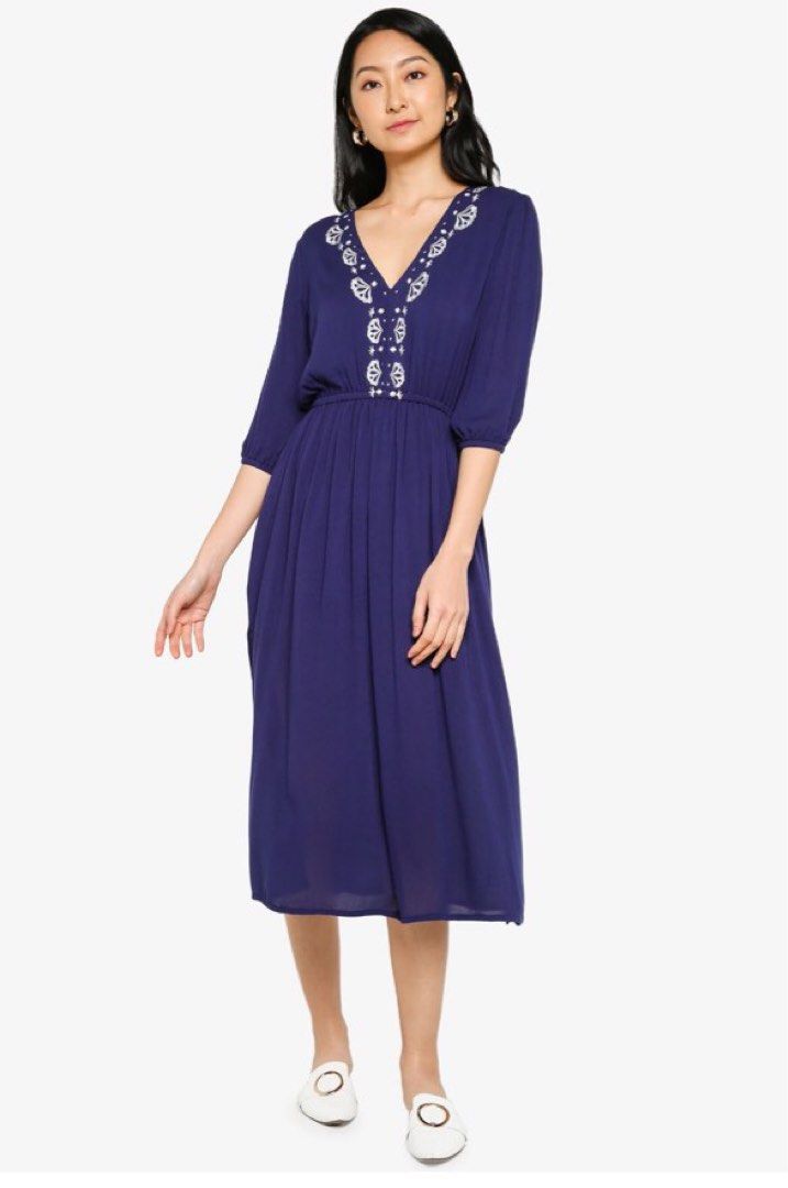 Embroidered Linen Midi Dress (Category: Dresses) located in San Juan City. Submitted by polkadotcom (Listing ID 1195173582, Image 3). Description: Linen blend Medium Unused Bought for a boho themed party but wasnt able to use.