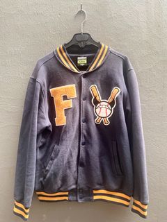 Feltics varsity Dijual Baju Luaran Carousell Indonesia