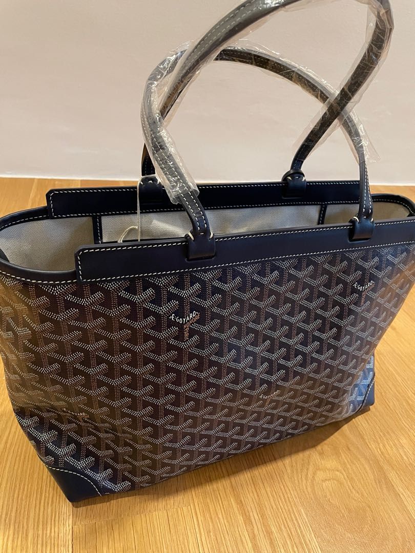Brandnew Authentic Goyard Artois PM in Navy, Luxury, Bags & Wallets on  Carousell