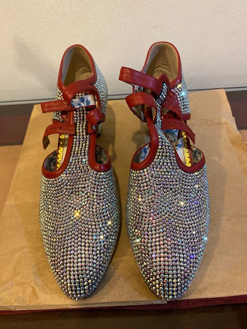 Gucci shoes hotsell shiny