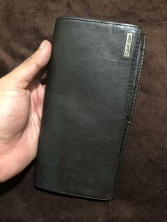 Heavily used calvin klein leather wallet - 2