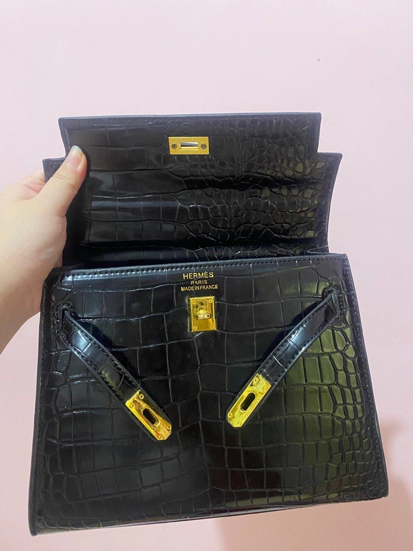 DOMPET HERMES 5124 SUPER, BAHAN CROCO, UK 19x10x3cm, BERAT 0,2KG FREE BOX  Harga: Rp.175.000