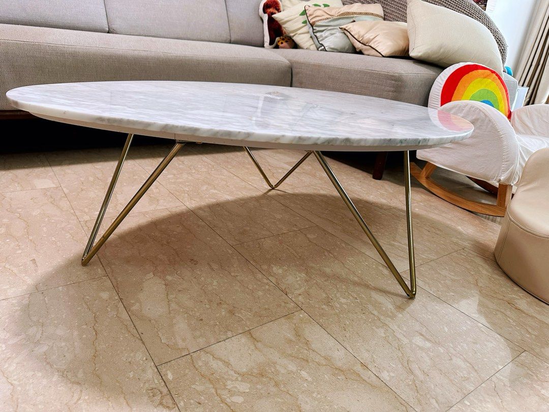 Hipvan on sale coffee table