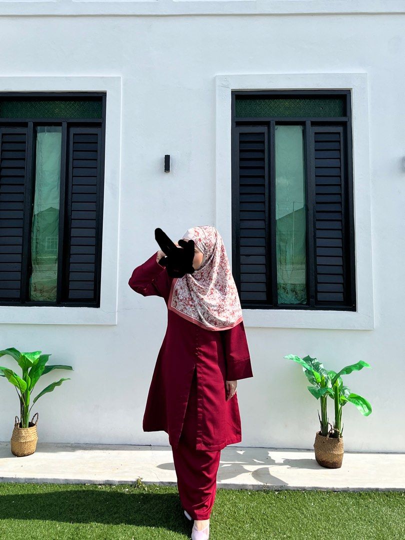 Inhanna Damia buttoned kebaya, Women's Fashion, Muslimah Fashion, Baju