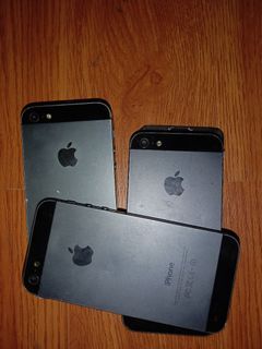 iPhone 5   3 for 500 with issue