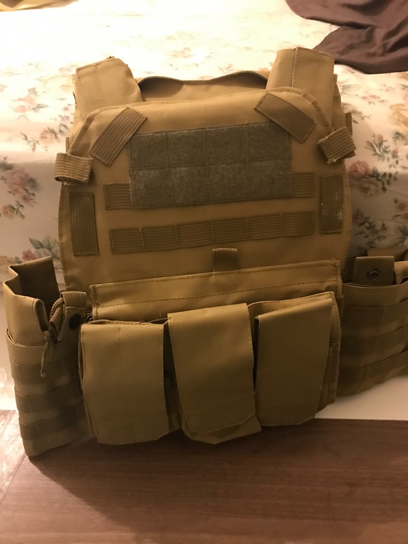 Khaki Tactical Vest, Men's Fashion, Coats, Jackets and Outerwear on