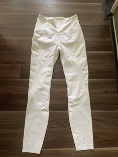 (Category: ) located in . Submitted by Lululemon_closet (Listing ID 1195372603, Image 1). Description: .