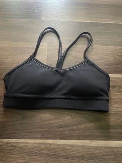 (Category: ) located in . Submitted by Lululemon_closet (Listing ID 1195372284, Image 1). Description: .