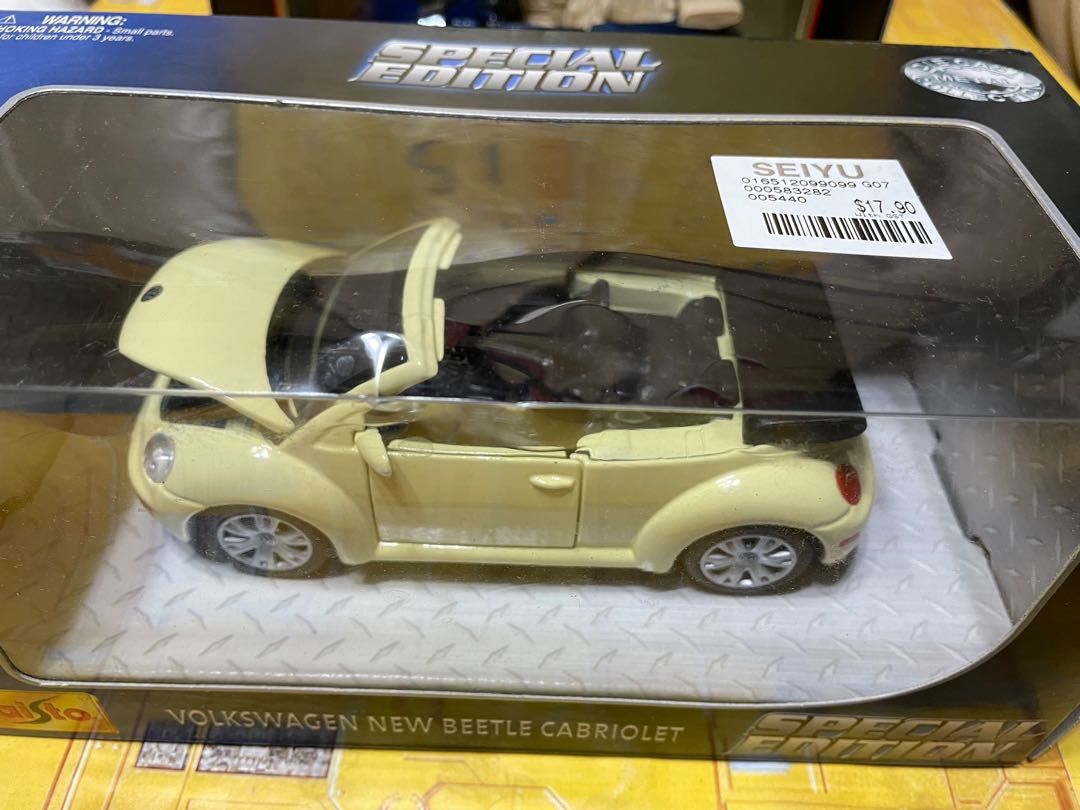 ミニカー Welly - VW New Beetle Convertible 1:18 Welly - VW New Beetle Convertible (1:18, Yellow) 12542C