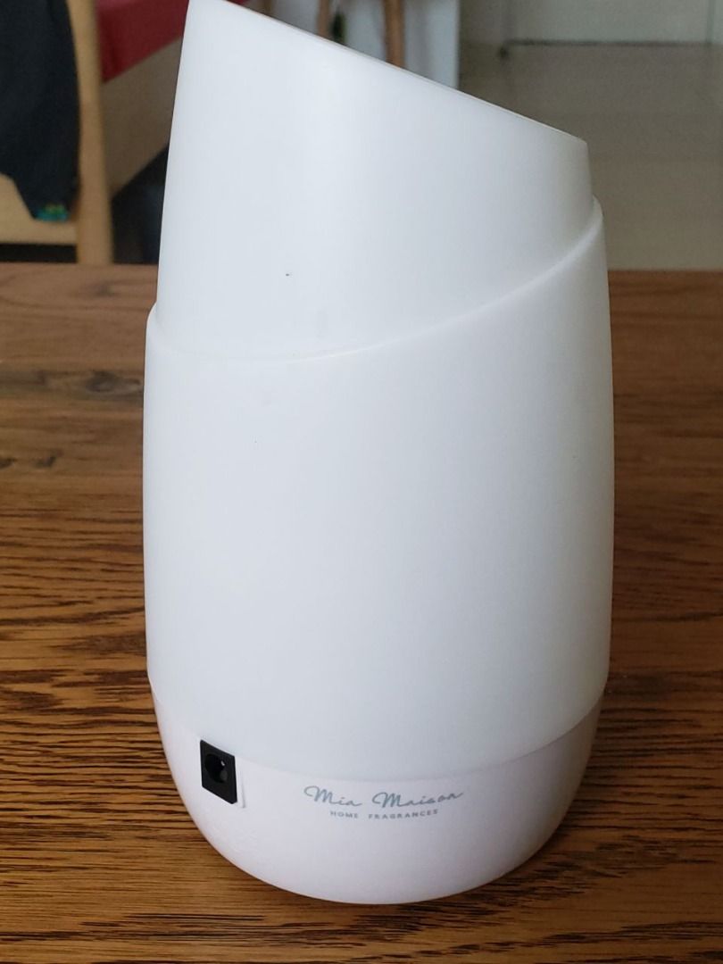 Mia Maison 4 in 1 Diffuser&Humidifier + 2 bottles, Furniture & Home