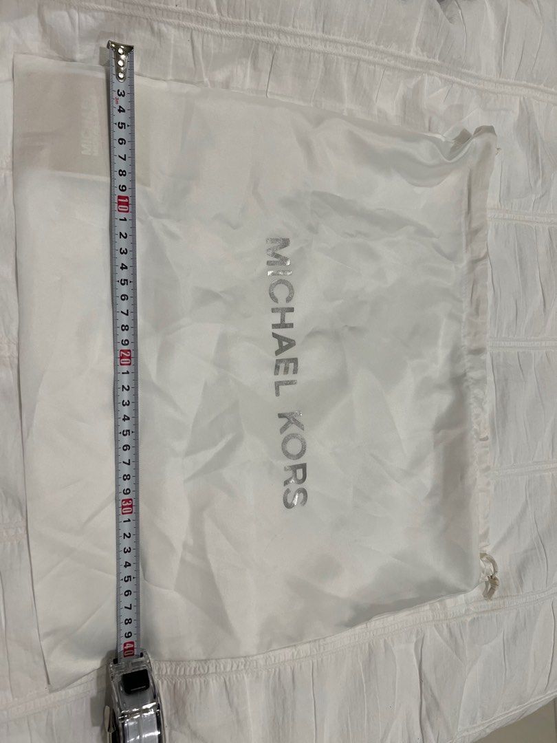Michael Kors dust bag original, Women's Fashion, Bags & Wallets, Purses &  Pouches on Carousell