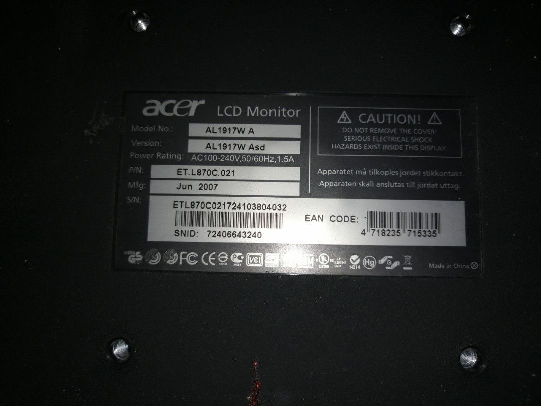 Monitor (Category: Desktops) located in Selayang. Submitted by hmkmy (Listing ID 1195205734, Image 1). Description: 17 inchi monitor, pm untuk keterangan lanjut..