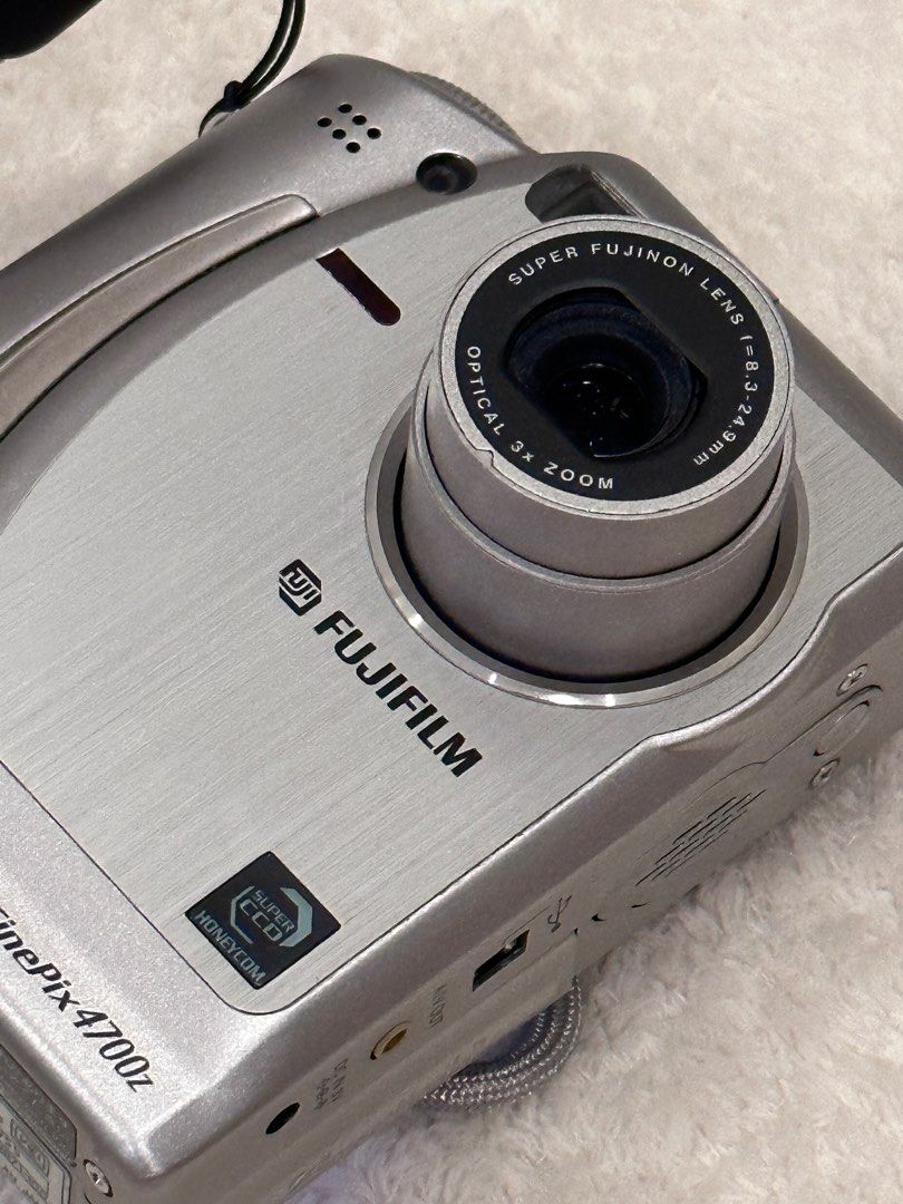 fuji finepix 4700