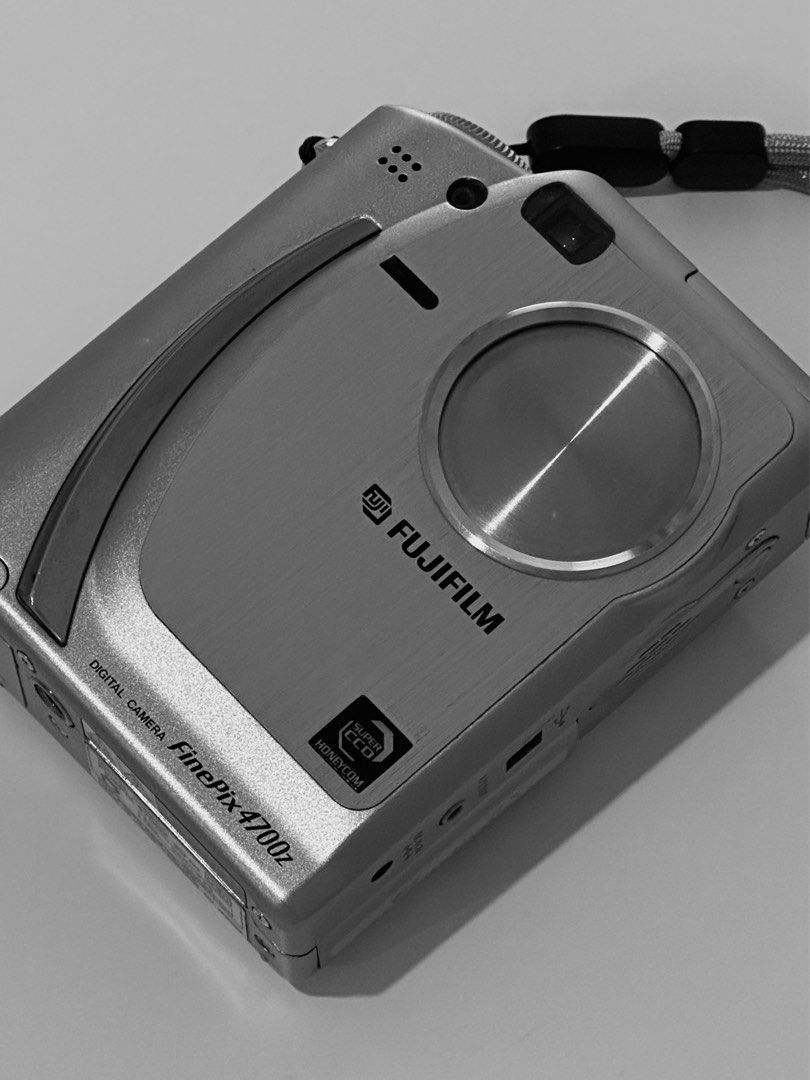 FUJIFILM FinePix 4700z 動作品スマートメディア リーダー付オールドデジカメ