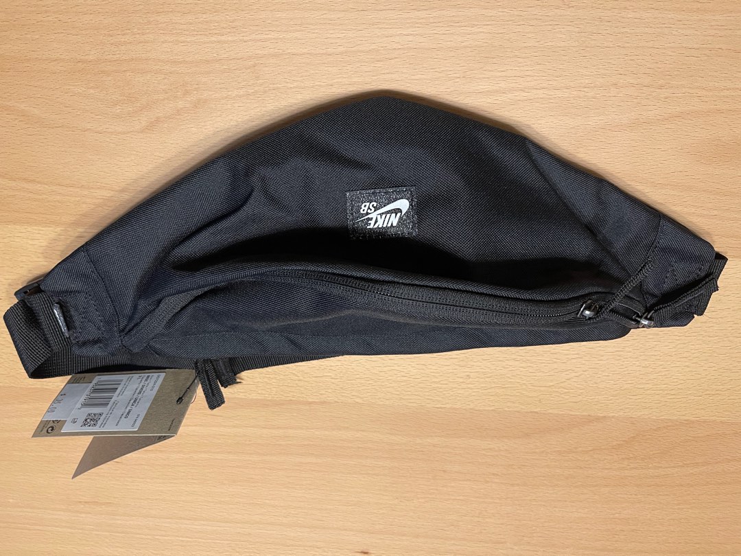 nike black pouch