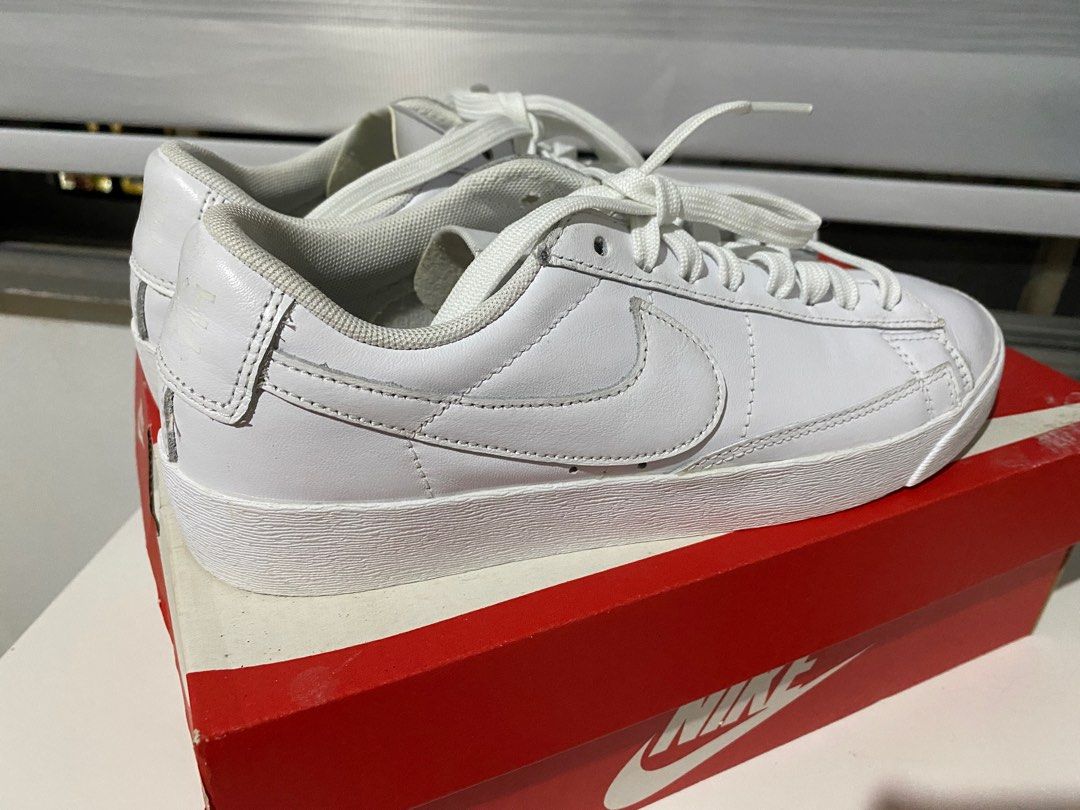 Nike w best sale blazer low le