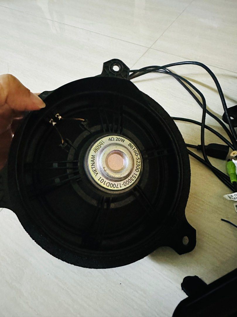 Original Toyota Noah woofer and 10inch android player, Audio, Other