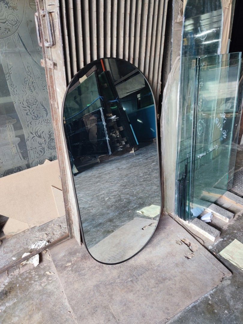 Oval Mirror with frame (Category: Mirrors) located in Malabon City. Submitted by mirrors.ph (Listing ID 1195222583, Image 3). Description: Oval mirror with black aluminum frame and plywood backing. Using 6mm thick copper free lead free mirror. Size: 2ft x 4ft P2160 Add P200 if with back hook. Available colors gold, glossy black, matte black, white and silver aluminum frame. Customize sizes and shapes are welcome..