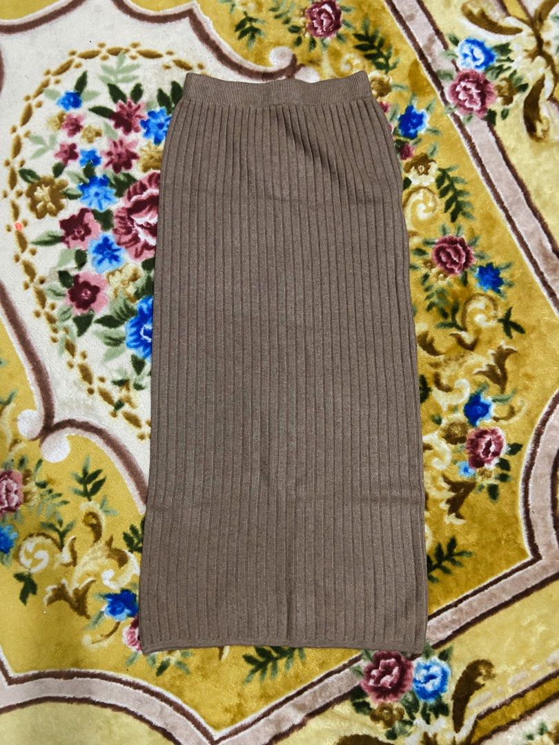 Brown colour pencil skirt discount