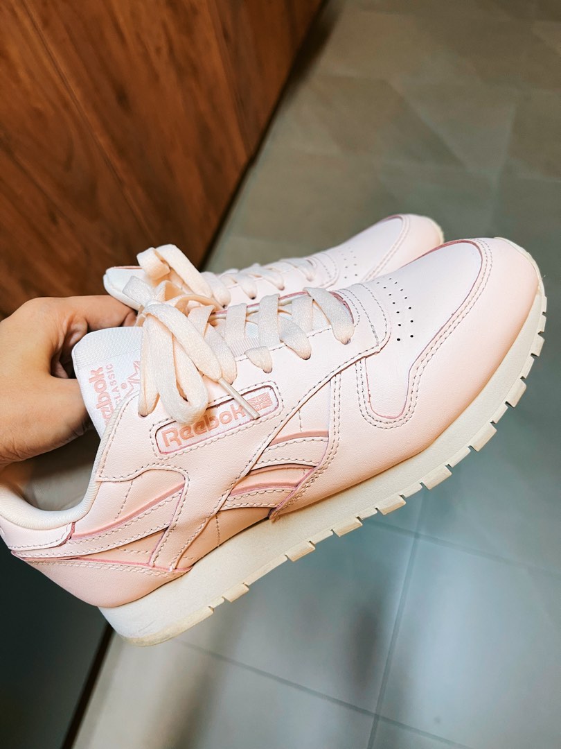 Reebok classic women's clearance white and pink