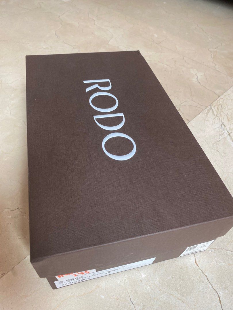 RODO shoes - In Python (Category: Flats) located in Singapore. Submitted by redsubmarine (Listing ID 1195224228, Image 3). Description: Super comfort .