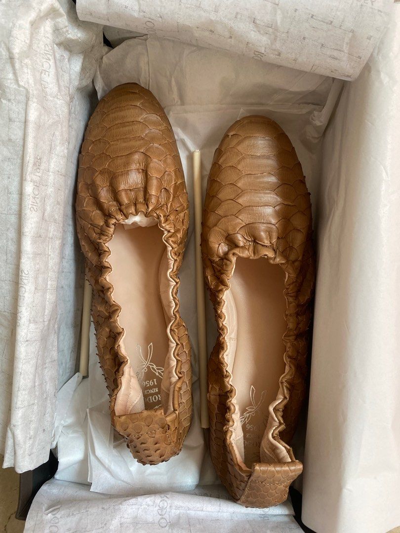 RODO shoes - In Python (Category: Flats) located in Singapore. Submitted by redsubmarine (Listing ID 1195224228, Image 1). Description: Super comfort .