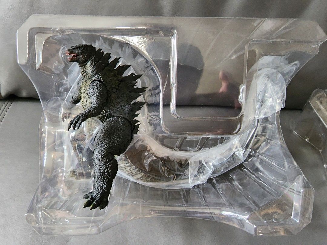 Shm Godzilla 2014 哥斯拉, 興趣及遊戲, 玩具& 遊戲類- Carousell