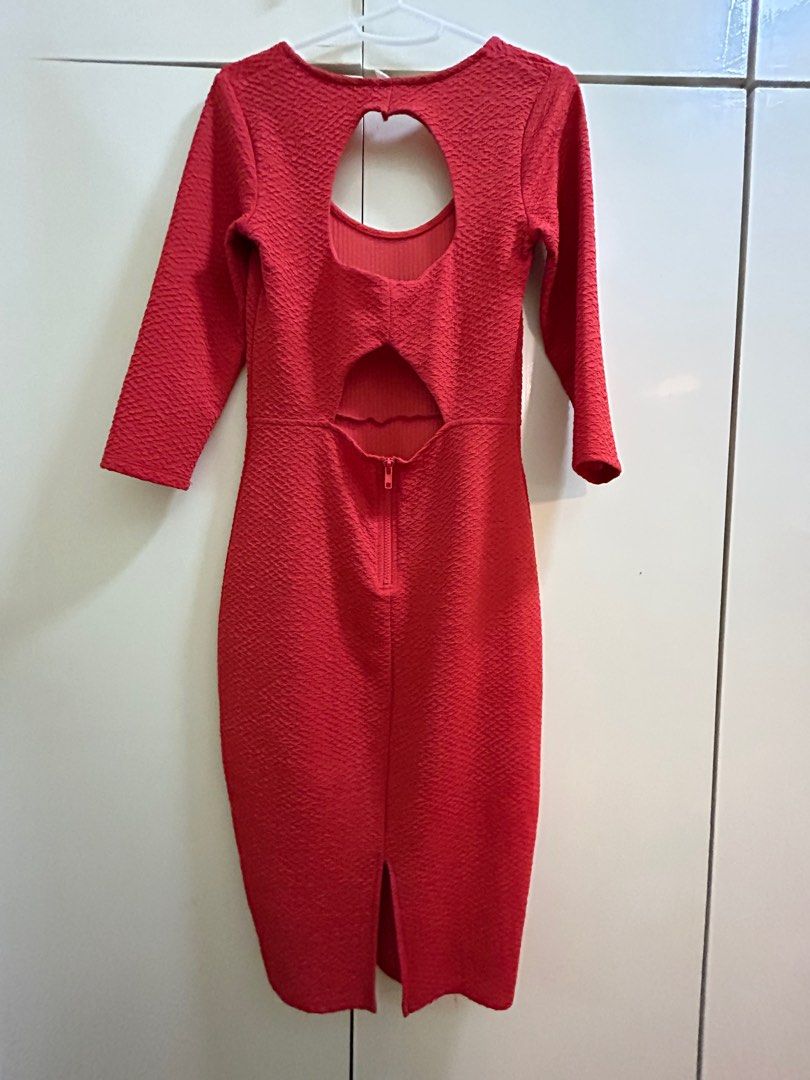 Silence + Noise Party Dress (Category: Dresses) located in Paranaque City. Submitted by Re_Up (Listing ID 1195234528, Image 2). Description: Bought this dress at Urban Outfitters in New York. Still being sold used on eBay at $28.88 plus sf Size S but can fit up to Semi Medium Very flattering *Pls don’t ask for when worn pics.