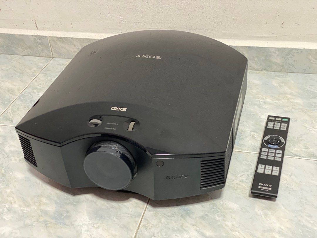 Sony VPLHW40ES 3DProjector, TV & Home Appliances, TV & Entertainment