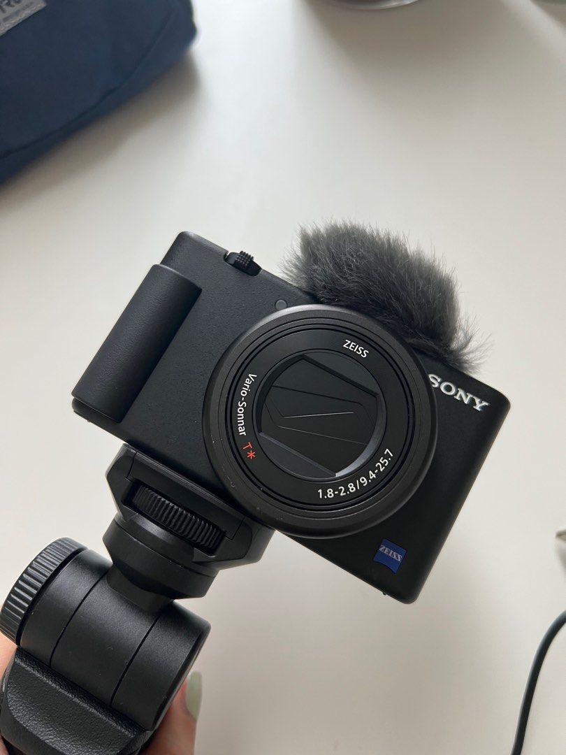 Sony zv 1 vlogging camera, 攝影器材, 攝錄機 Carousell
