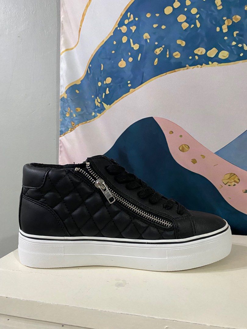 steve madden gryphon q black