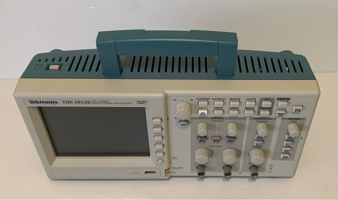 Tektronix TDS 1012B 100Mhz oscilloscope, Health & Nutrition, Medical