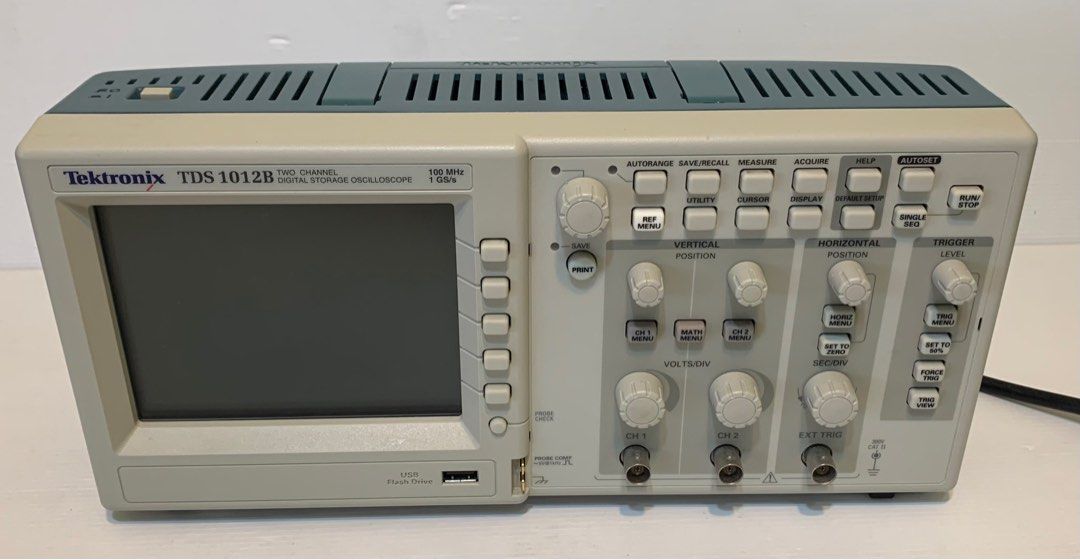 Tektronix TDS 1012B 100Mhz oscilloscope, Health & Nutrition, Medical
