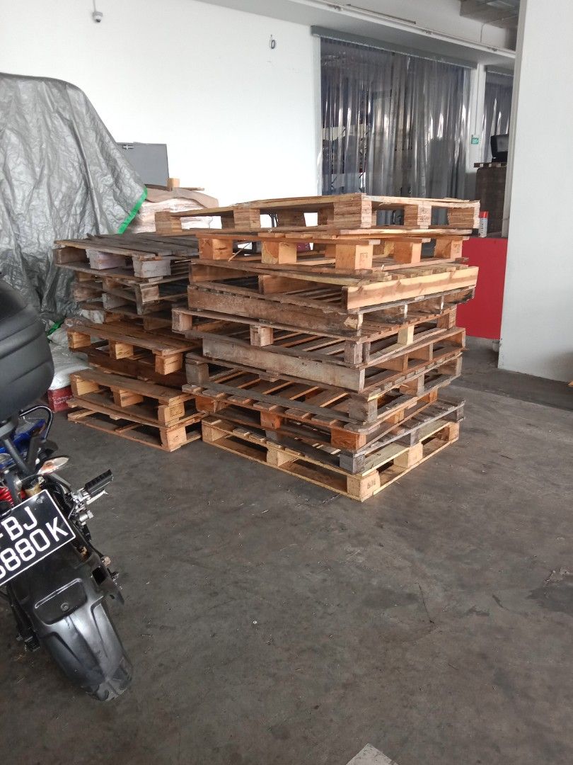 Used pallets for sale, Everything Else on Carousell