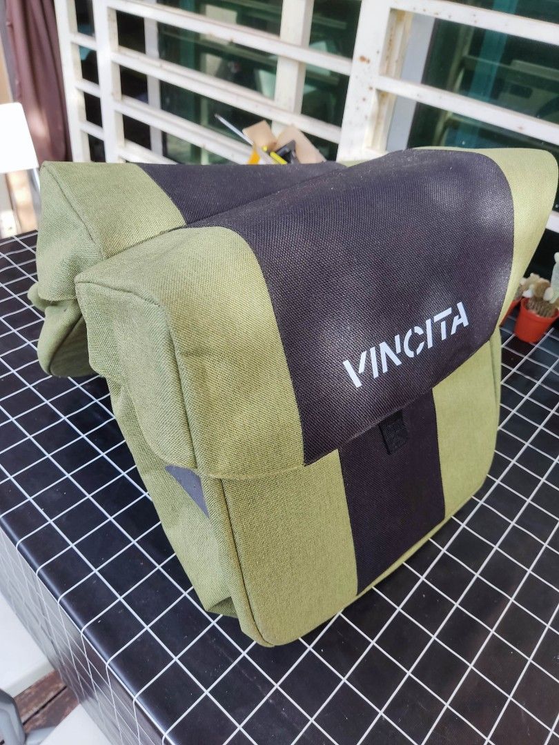 VINCITA BICYCLE PANNIER BAG, Sports Equipment, Bicycles & Parts