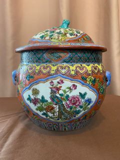 Vintage Chinese porcelain vase