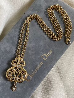 Vintage Signed Verité Victorian Brooch/Pendant Necklace