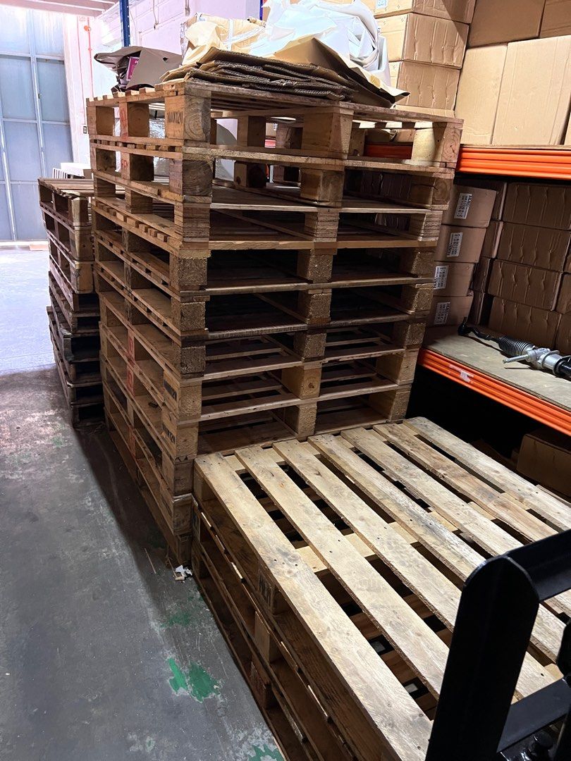 Wood Pallet Forklift 122cm X 101 cm X 16cm, Everything Else, Others on