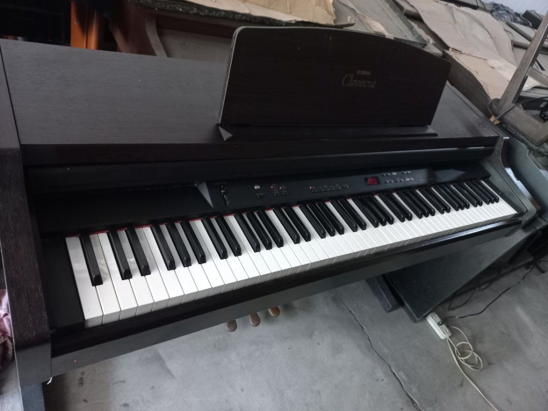 Yamaha Clavinova CLP820 Weighted 88Key Digital Piano, Hobbies & Toys