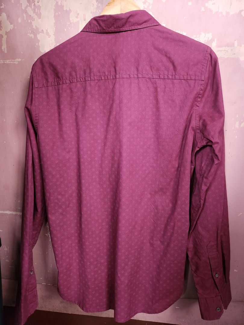 Aeropostale Long Sleeves (Category: Formal Shirts) located in Caloocan City. Submitted by willjr (Listing ID 1195513982, Image 2). Description: Aeropostale Long Sleeves Maroon red patterned S See pics for dimes.